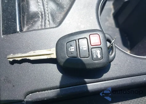 2017 Toyota Camry Le z USA, uszkodzony, nr VIN 4T1BF1FK2HU733480